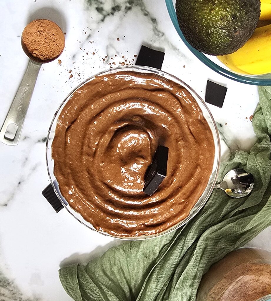 smooth-rich-chocolate-mousse-with-a-creamy-texture-served-in-a-glass-bowl